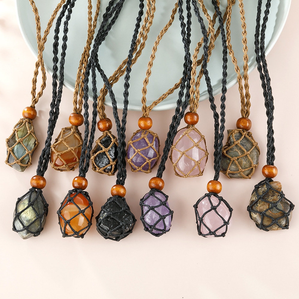 String necklace with stone discount