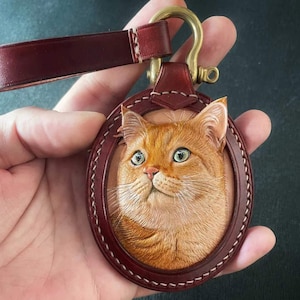 Hecho a pedido - Diseño ovalado 3D Tallado de cuero y pintura Pet Memorial Regalo personalizado para perro / gato Mascota Grabado Llavero / Colgante de bolsa