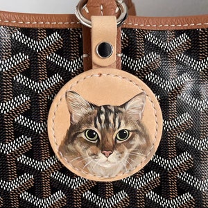 Hecho a pedido - Diseño redondo plano hecho a mano Pintura de cuero Memorial para mascotas Regalo personalizado para llavero de mascota perro / gato / Colgante de bolsa-