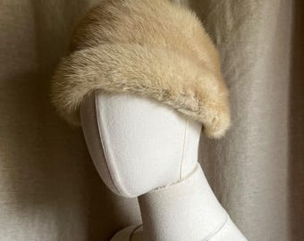 Vintage 1950s 1960s Cream Fur Pillbox Hat