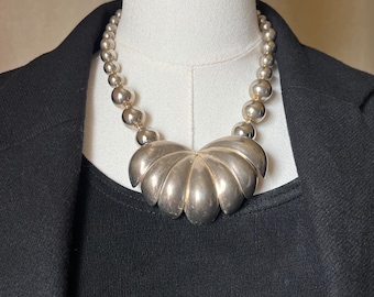 Vintage Sculptural Silver Tone Shell Pendant Necklace Beaded Statement 18" Bold