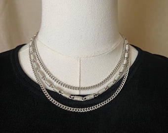 Collier Monet à plusieurs rangs en argent de 15,5 à 17,5 po.