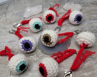 Portachiavi con fiori colorati all'uncinetto, portachiavi con giglio della valle lavorato a mano, portachiavi con pendente a forma di borsa con fiori di Convallaria majalis intrecciati a mano  15