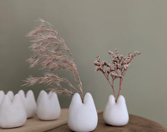 Totoro weiß Porzellan Keramik Figur Mini Vase Blumenhalter | Studio Ghibli Keramik Wohndekor, Räucherstäbchenhalter (LEFT UNIKAT)