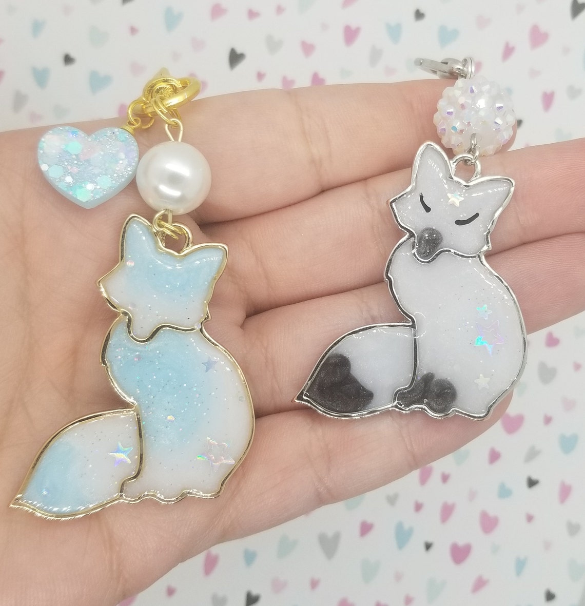 Kitsune Main main OOAK Résine Keychain Accessoire très Etsy