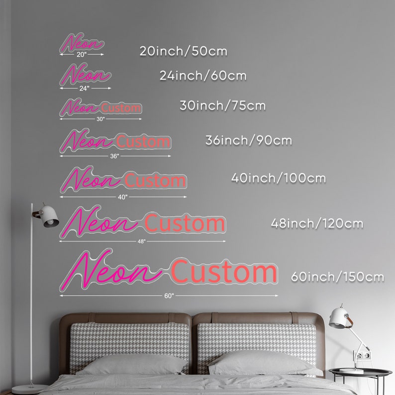 Op de afbeelding: Een neon-bord met de tekst "Neon Custom" in roze en rood. Het bord wordt in vijf verschillende maten getoond, vari&euml;rend van 50 cm tot 150 cm. Het bord wordt getoond op een grijze muur met een bed op de achtergrond.