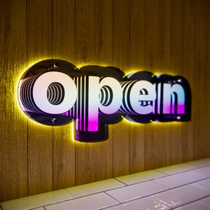 Benutzerdefinierter 3D Open Infinity Neon Spiegel, benutzerdefinierter Infinity Spiegel LED-Licht, Raumdekorästhetik, Infinity Spiegel geöffnetes Zeichen für Unternehmen