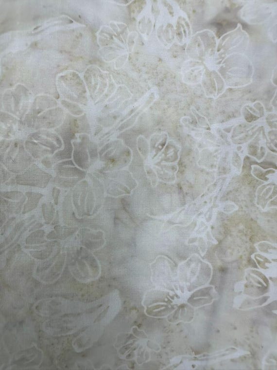 Papyrus -Cream Floral Batik Fabric: Hoffman Summer Zen Cotton, Bali Hand-Dyed - Half Yard