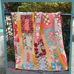 Penny Lane Quilt Pattern: Fat Quarter Friendly, Beginner Sewing Project (Paper Pattern)