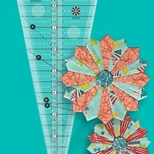 Creative Grids 22,5° Dreieck-Lineal – Perfekt Für Quilts, Nähen & Patchwork – Mit Rutschfestem Griff & QR-Code-Anleitung