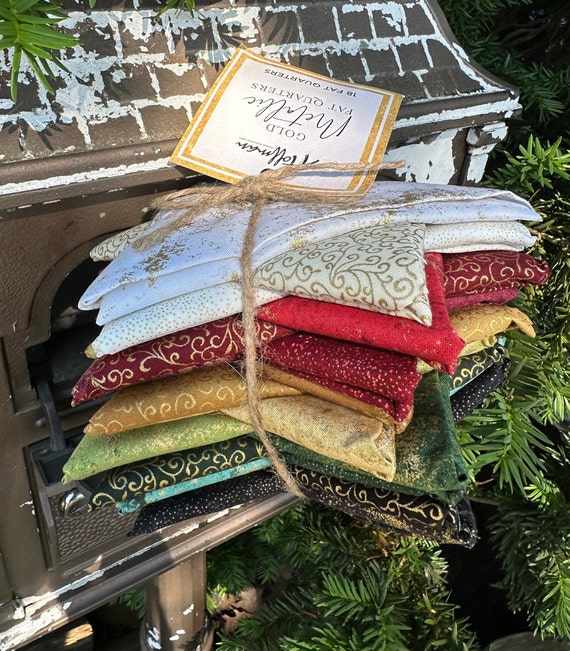 Gold Holiday Blenders Holida -  Fat Quarter 18pc Bundle - By Hoffman