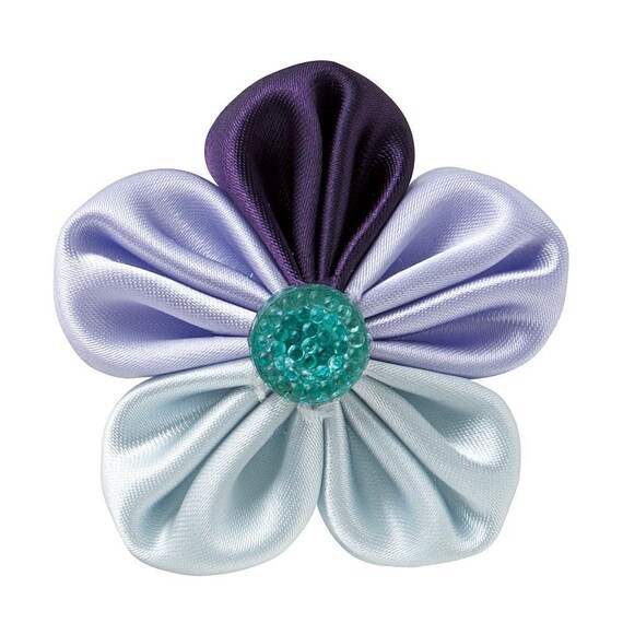 Flow/Petal Handy Plate makes creating Kanzashi Flowers Quick and easy by Clover