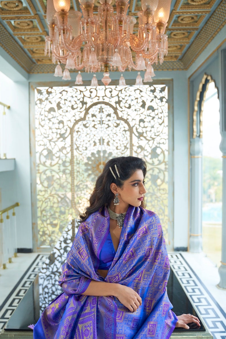 Royal Blue /& Violet Woven Kanjivaram Silk Saree With Zari Bordered Blouse
