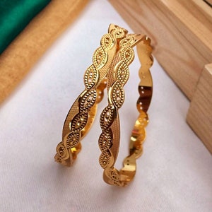 Gold Kada Pair/ Indian Bangles/ Antique Gold Bangles/ Indian Jewelry/ South Indian Gold Plated Kade/ Kemp Bangles/ 2.4, 2.6, 2.8 Size