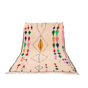 Fantastic Wool carpet . Betber Rug . handmade Rug . Moroccan Rug . Moroccan Azilal carpet . Tribal Abstract Rug . White Wool Carpet