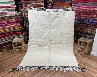 Small Beni Ourain Rug: Handwoven Moroccan Wool Carpet (7.3 ft x 5 ft)