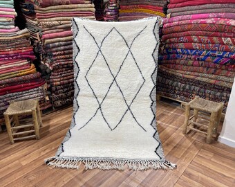 Small Moroccan Beni Ourain Rug: Handwoven Wool Carpet (6.6ft x 5 ft)
