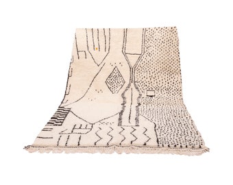 Moroccan Wool carpet . Betber Rug . handmade Rug . Moroccan Rug . Moroccan Azilal carpet . Tribal Abstract Rug . White Wool Carpet