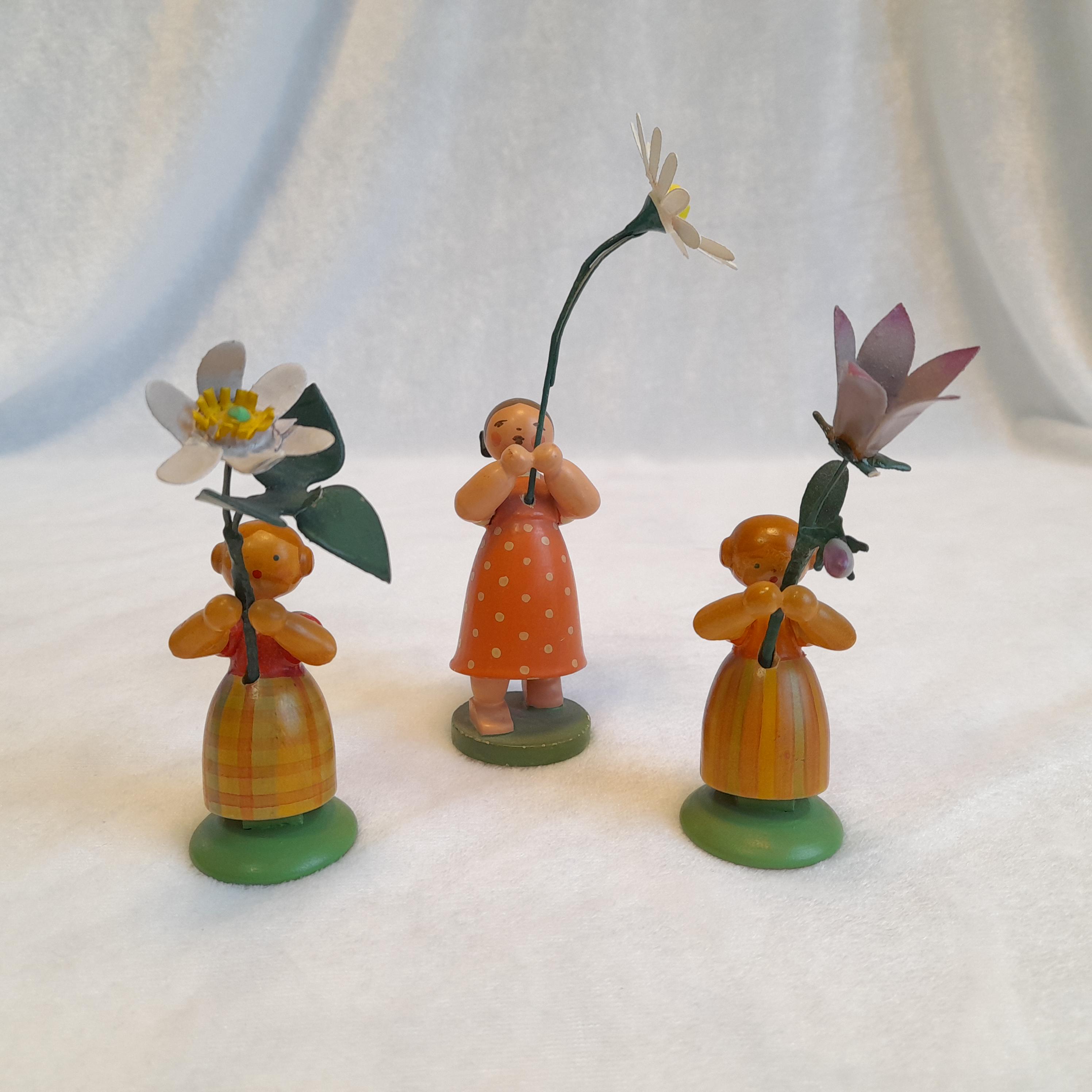 nemu2018です！フラワーチルドレン　女の子　木製　ドイツ German Wooden Flower Children Figurines - Etsy