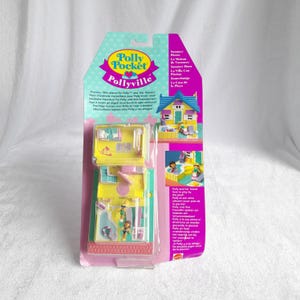 1994 Mattel Bluebird Polly Pocket Pollyville Summer House – New in Blister – Never Removed