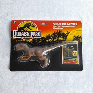 Vintage Jurassic Park/World – Velociraptor Figure – Kenner 1993 – New in Blister –  Collectible – Spanish Card – Series 1 – Dinosaur Toy