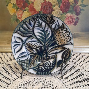 Lomonosov Porcelain, LFZ, Porcelain Vintage Wall plate Flower by Gorodetsky, USSR