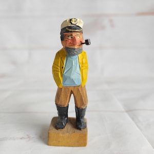 Hand Carved Wood Sailor With Pipe Figurine – 15.5 cm – Vintage Nautical Decor