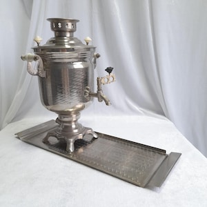 Samovar elettrico d'epoca da 2 litri: nuovo, mai usato, arredamento da cucina dell'URSS (1976)