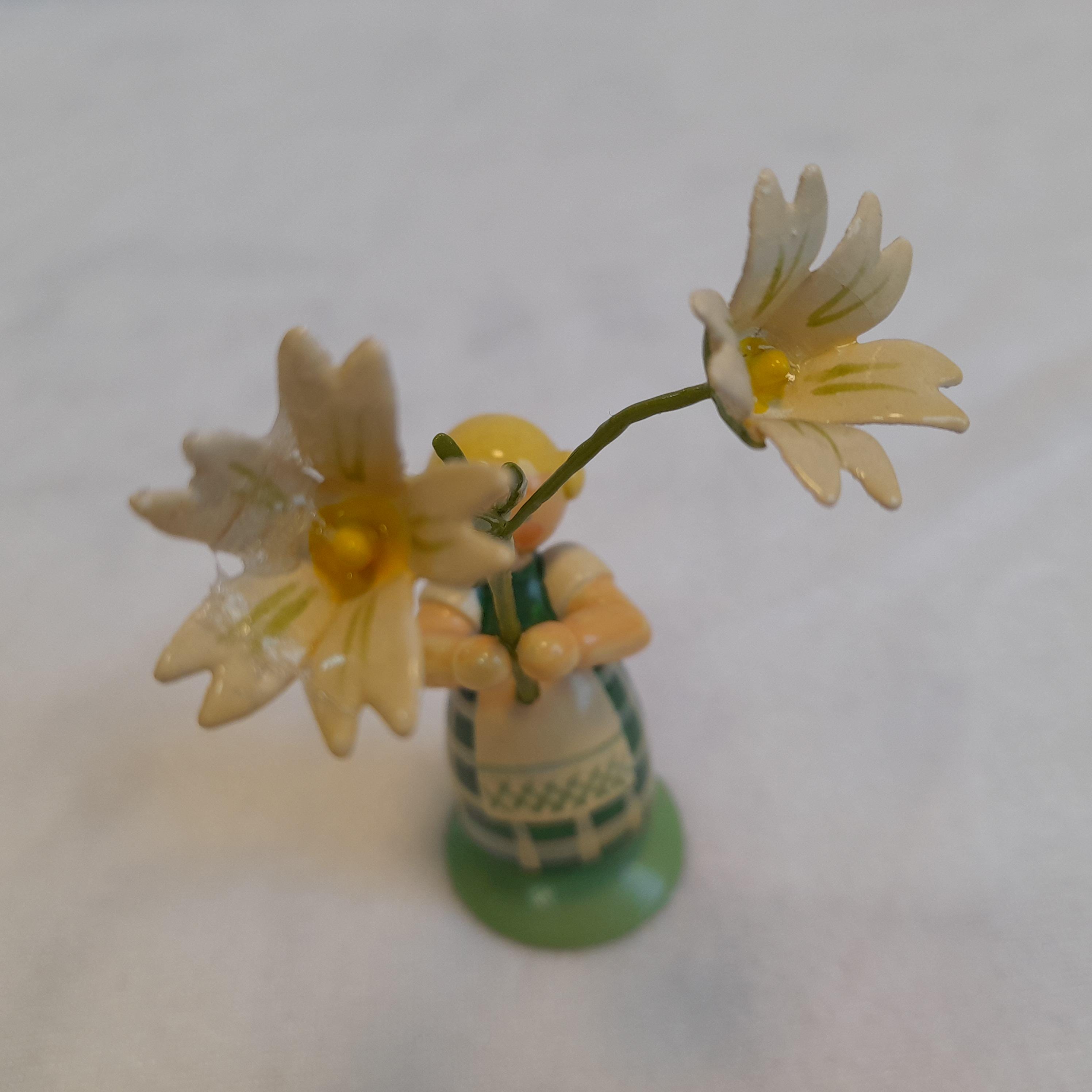 エルツ山地の花売り娘の置物 木製 多色 ドイツ民芸スタイル - Etsy 日本