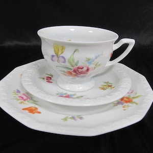 Vintage Rosenthal Maria Classic Rose Sommerstrauss trio breakfast set, Germany porcelain, cup, saucer and plate set (A)