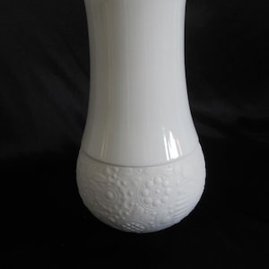Vintage Rosenthal Germany by Bjørn Wiinblad white Bisque Vase Matte and Glossy Relief, Art Design - Vintage 1960s