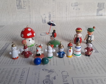 Vintage Erzgebirge Pilz, Marienkäfer, Holz Kuckucksuhr Junge und Mädchen Figur, kleine Weihnachtsdekorationen, Deutschland