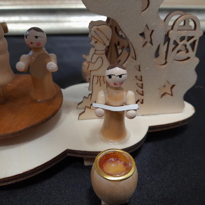 Wooden Pyramid for 4 Candles With Angels Decoration Christmas Toy