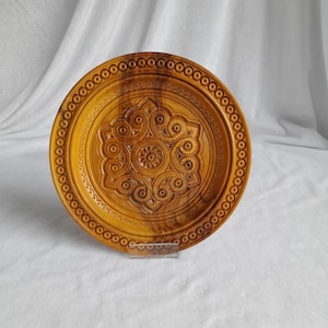 Vintage Small carved wooden plate wall hanging approx 19 cm