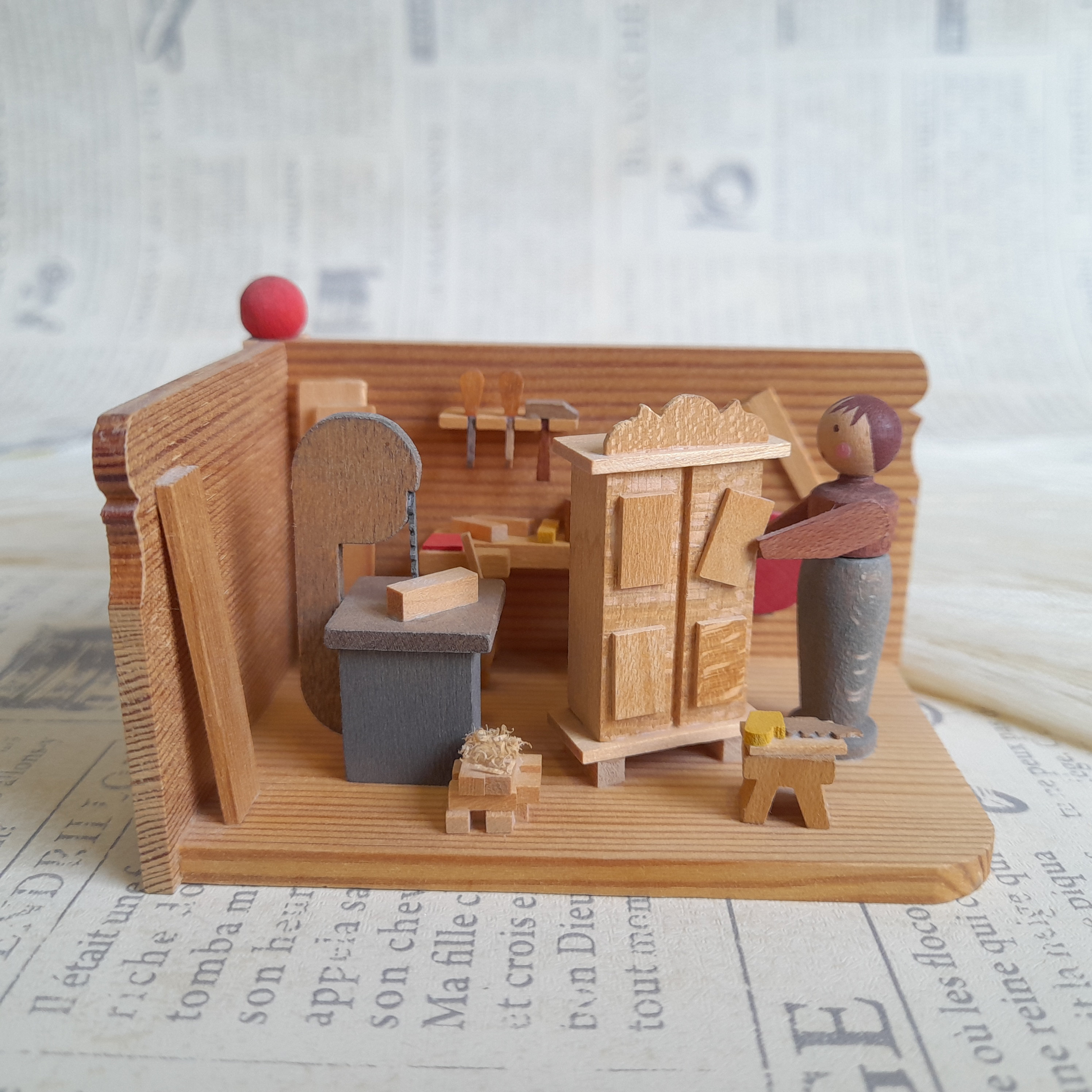 Vintage Graupner Erzgebirge Miniatures Diorama Farmhouse Сarpentry Workshop Great Detail