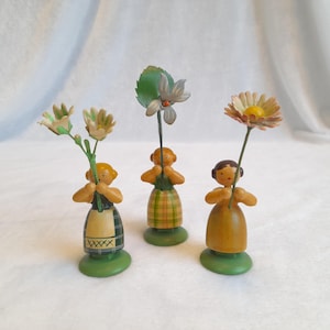 Wooden Erzgebirge Vintage Easter Decoration Figure Flower Girl, Flower Child, folk art, hand painted, made in Germany