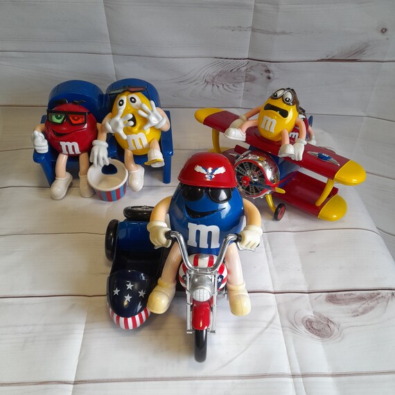 Vintage Candy Dispenser M&ms Red and Yellow 3D Movie Scene, Rider