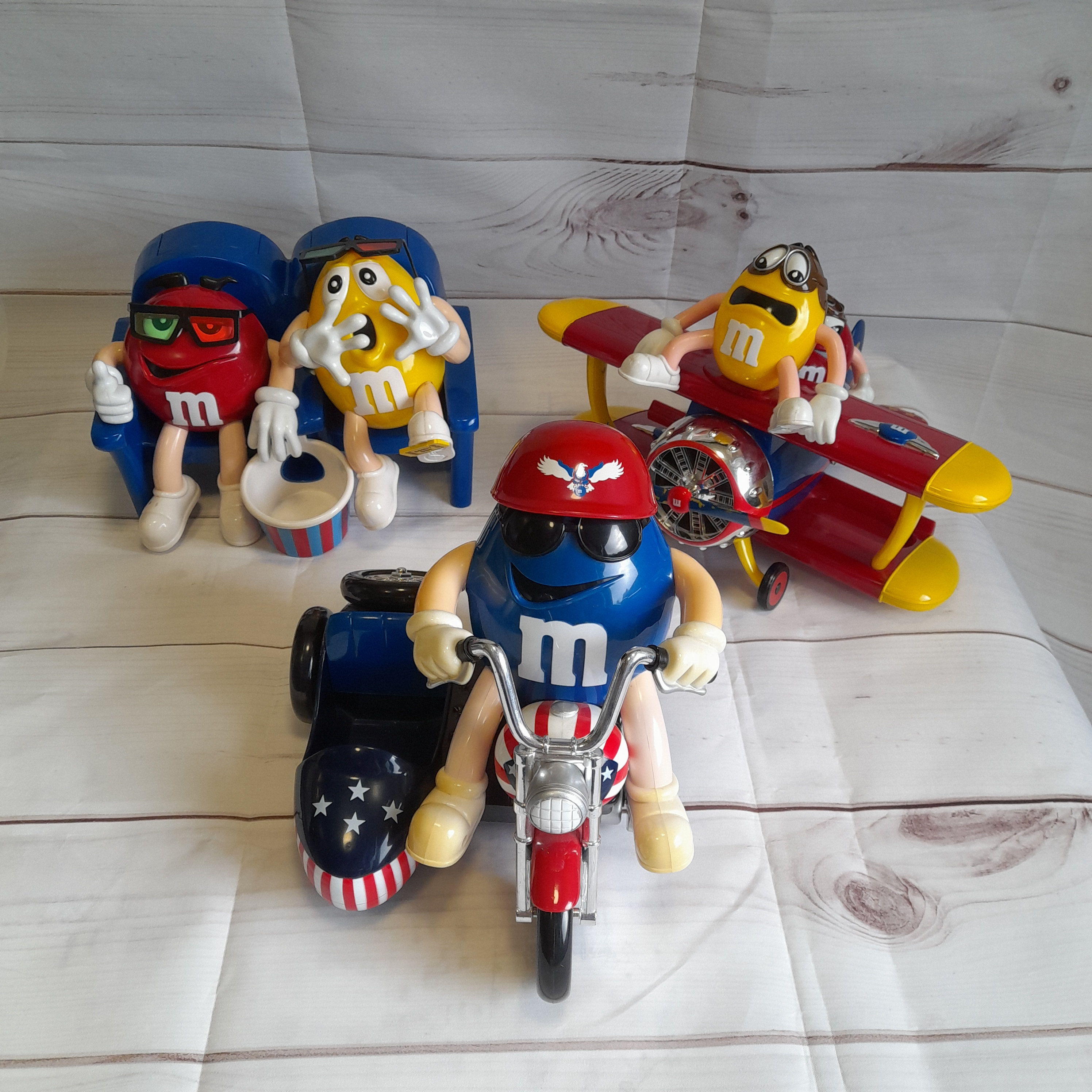 Vintage Candy Dispenser M&ms Red and Yellow 3D Movie Scene, Rider