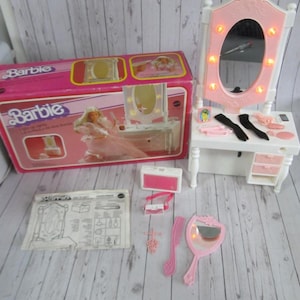 Vintage Barbie Mirror Mattel with accessories, Toilet Pink Mattel 1992