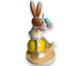 Figura de conejo de Erzgebirge, madera pintada a mano, arte popular alemán vintage.