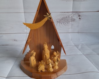 ヴィンテージのエルツ山地のドイツのピラミッドのクリスマス