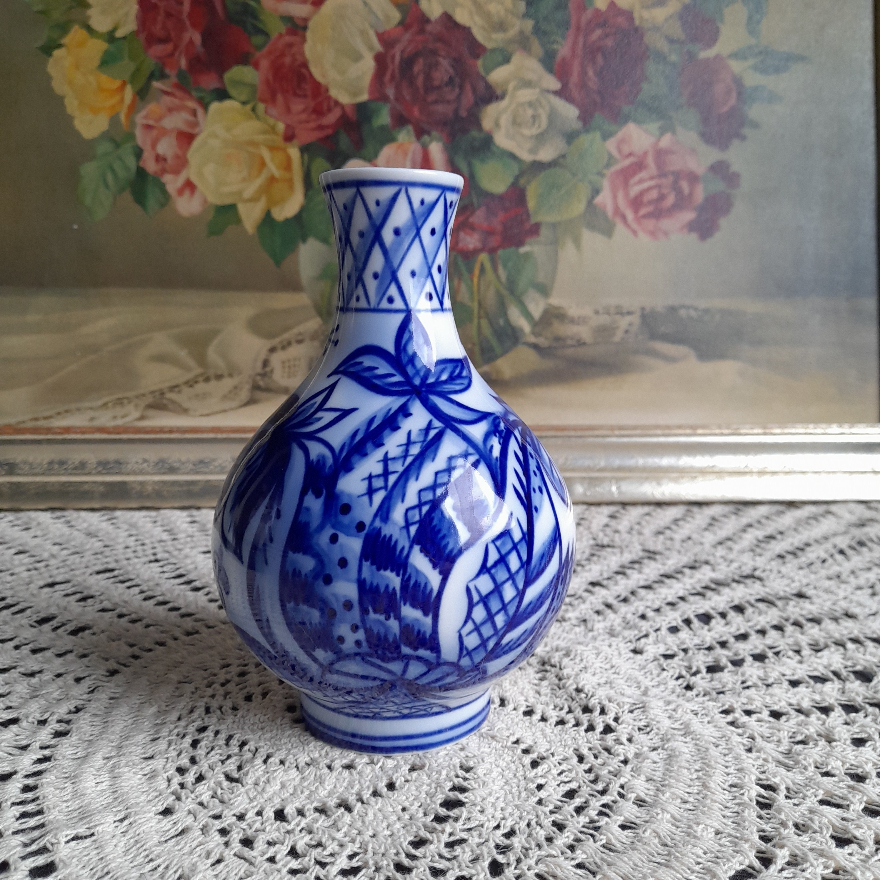 ヴィンテージの青と白の花瓶「スズメ」ゴロデツキー、LFZ、ソ連