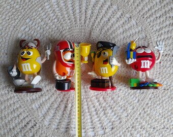 M&M's キャンディディスペンサー アメリカンフットボールまたは