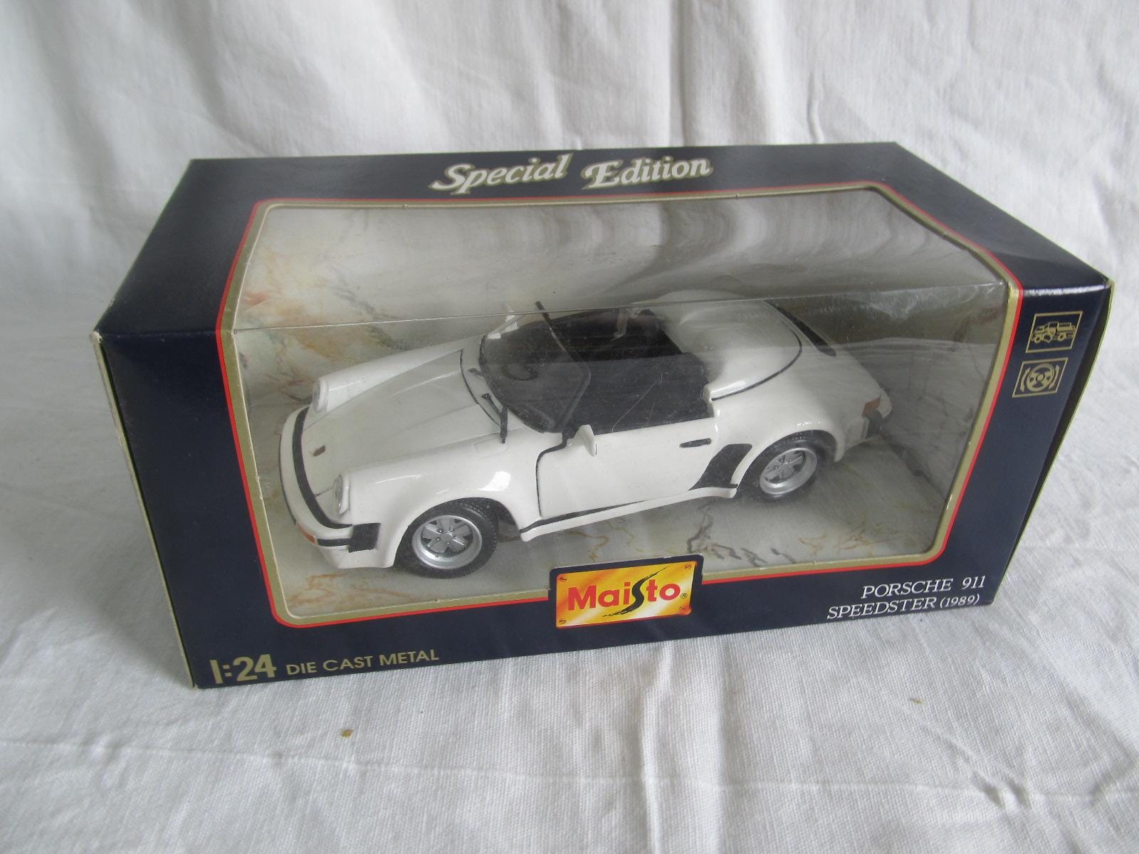 Maisto 1/18 - Porsche 911 Speedster 1989 Blanche (Modèle De Collection)