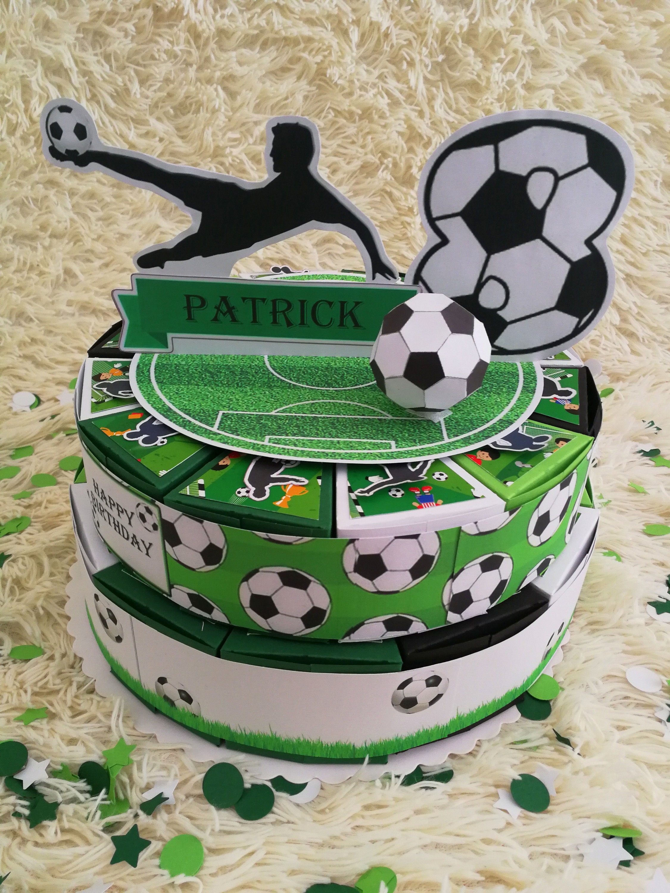 Voetbal, Taart, Gepersonaliseerde papieren taart, 12, 24 of 36 taartpunten,  Taartdoos, Kind, Verjaardag, Verjaardagstaart - Etsy België, image size:2250x3000