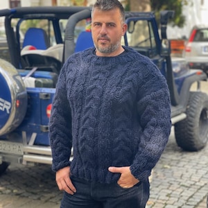 Suéter de punto trenzado grueso azul oscuro, suéter de cuello redondo de lana pesada para hombre, el mejor regalo personal para hombres, suéteres de punto de lana para hombres grandes