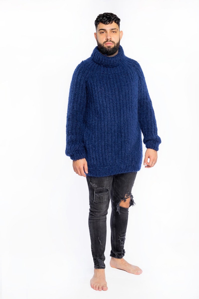 Oversized hand gebreide trui, geribbelde design trui, fuzzy mohair kleding, heren coltrui pullover, brede trui voor mannen, mannen cadeau afbeelding 7