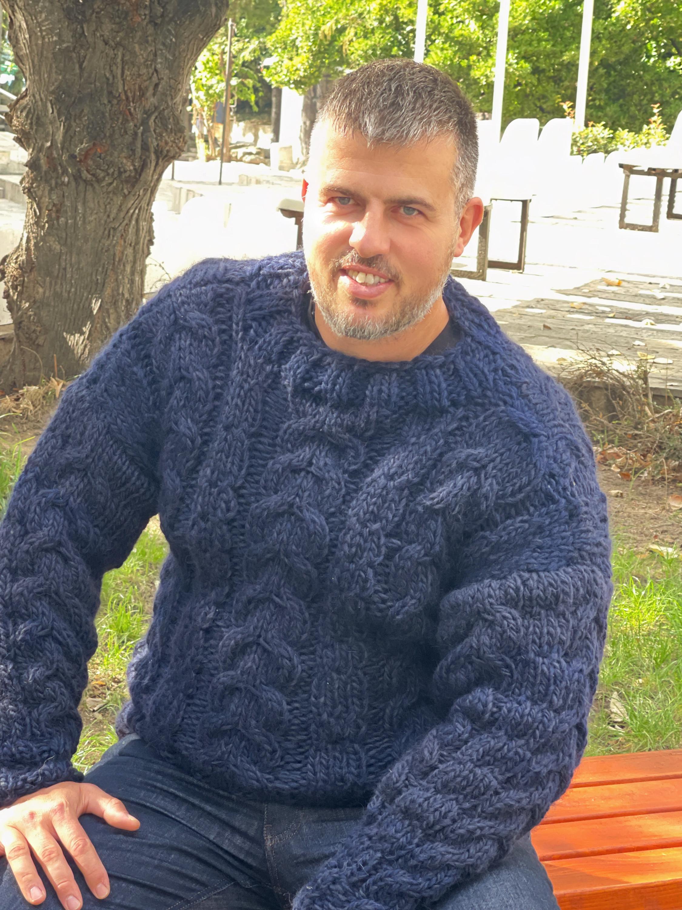 Knit Dark Blue Chunky Cable Knit Sweater, Heavy Wool Crew Neck Men