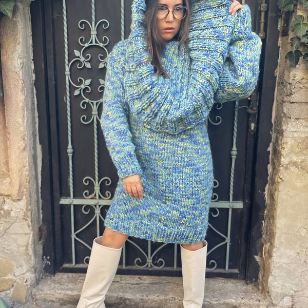 Prête à être expédiée tricotée à la main, tunique en laine vintage taille L avec col roulé long, robe chauffe-épaules en laine naturelle pour un look élégant