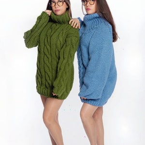 Maglione lavorato a trecce verde, maglione color oliva, maglione progettato su misura, pullover personale, abbigliamento per donne, abiti invernali lavorati a mano immagine 8